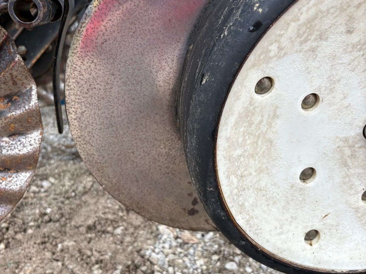 2005-kinze-3500-image-18