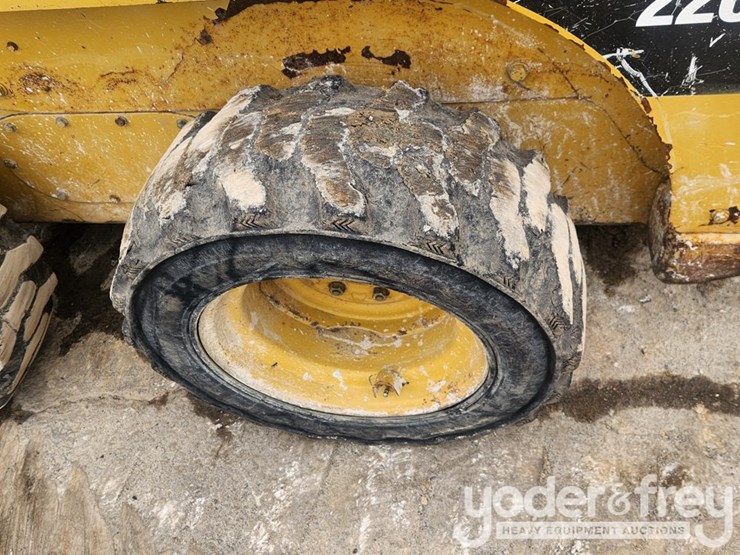 caterpillar-226b-image-11