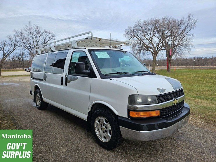 2011-chevrolet-express-1500-image-4