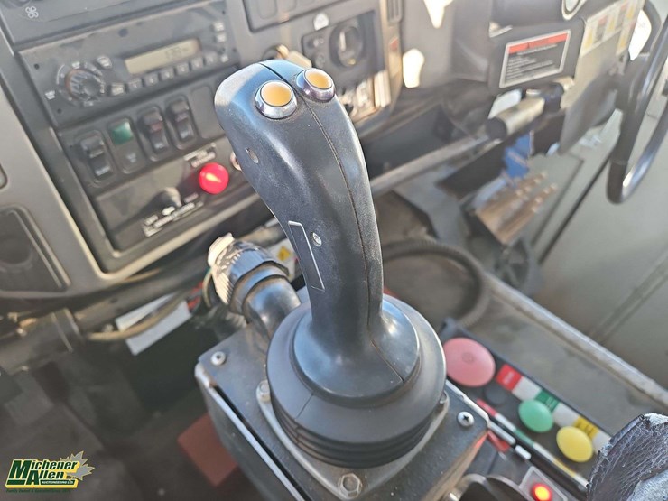 2009-international-workstar-7400-image-27