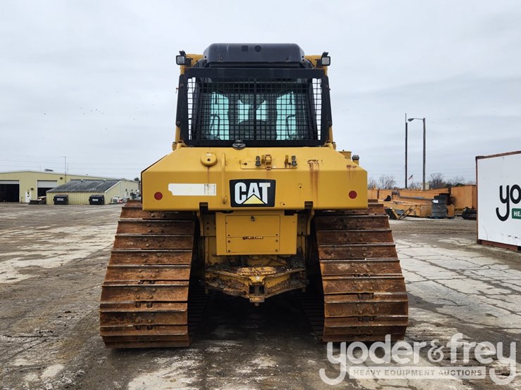 2016-caterpillar-d6n-image-4