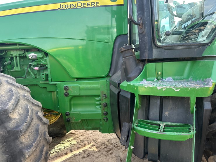 2010-john-deere-8295r-image-27