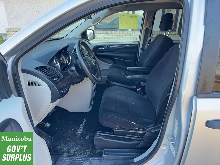 2011-dodge-grand-caravan-se-image-17