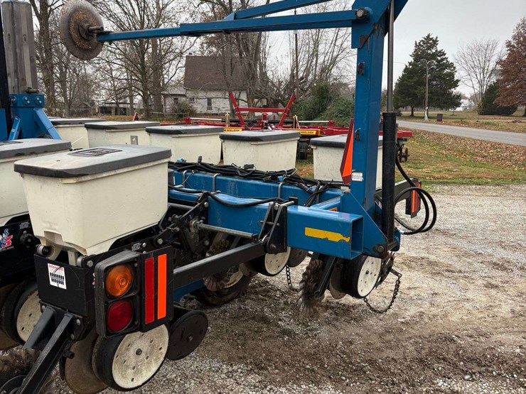 2005-kinze-3500-image-23