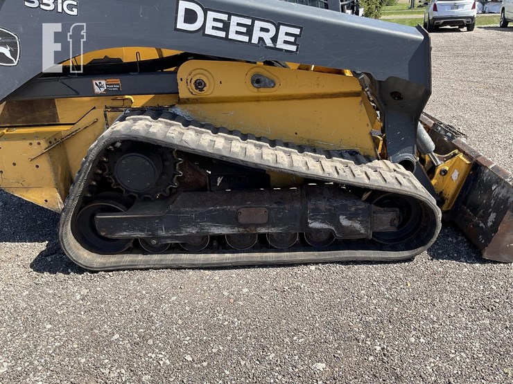 2017-deere-331g-image-14