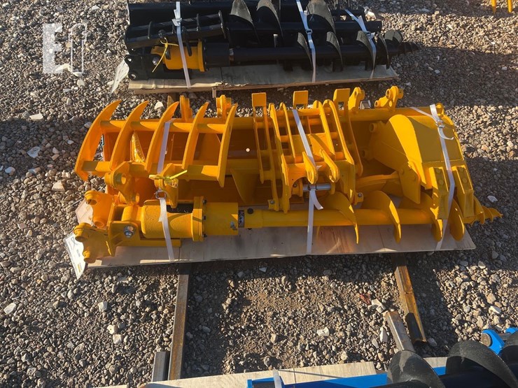 future-mini-excavator-attachment-set-image-1