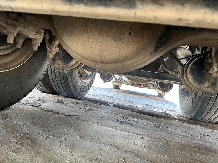 #33710-•-2011-mack-cxu-t/a-sleeper-truck-tractor-1m1aw09y3bm013638-image-15