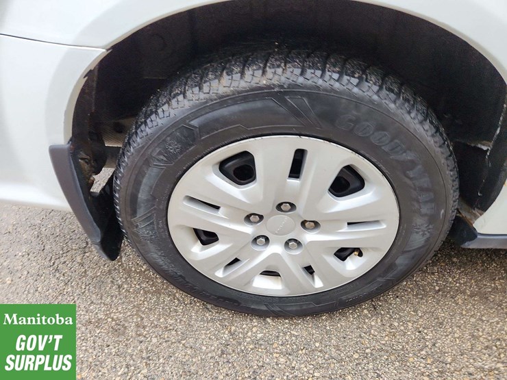 2015-dodge-grand-caravan-image-19