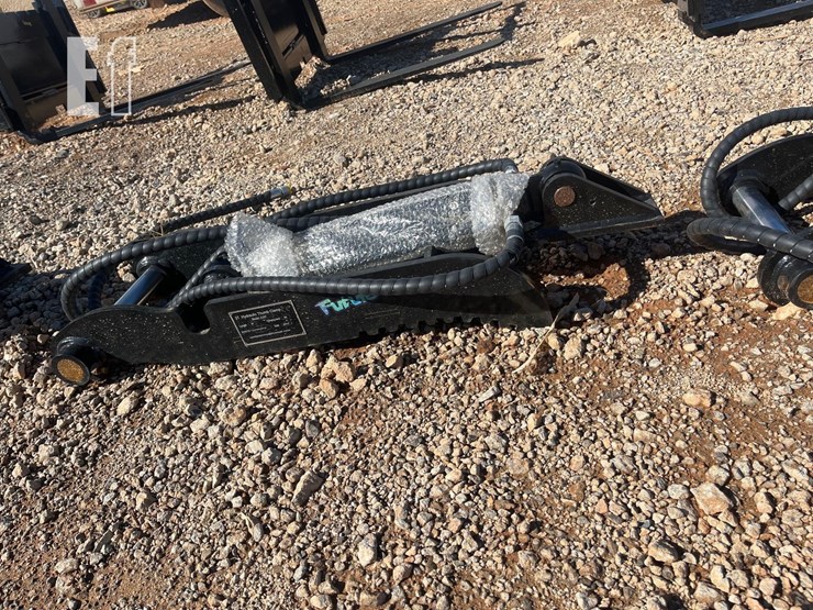 future-3t-30in-hydraulic-thumb-clamp-image-2