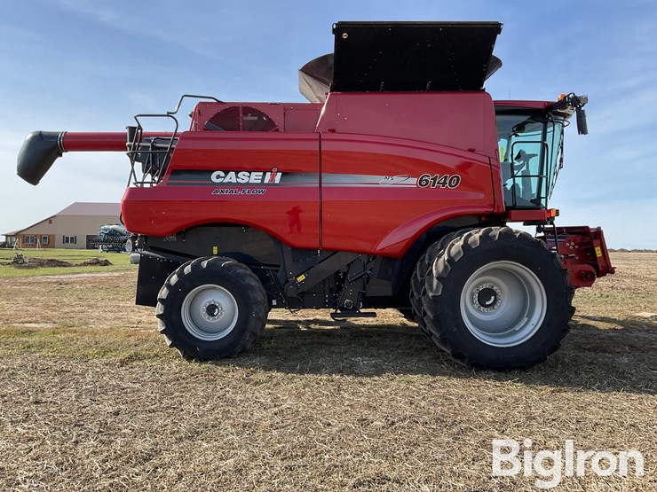 2014-case-ih-6140-image-4