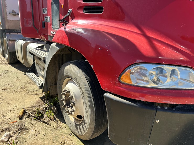 #33708-•-2014-mack-cxu-t/a-daycab-truck-tractor-1m1aw02y3em038036-image-41