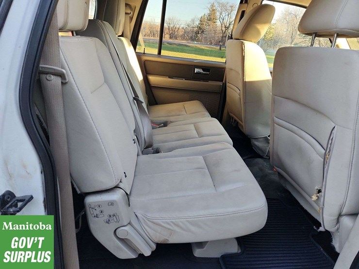 2014-ford-expedition-image-16