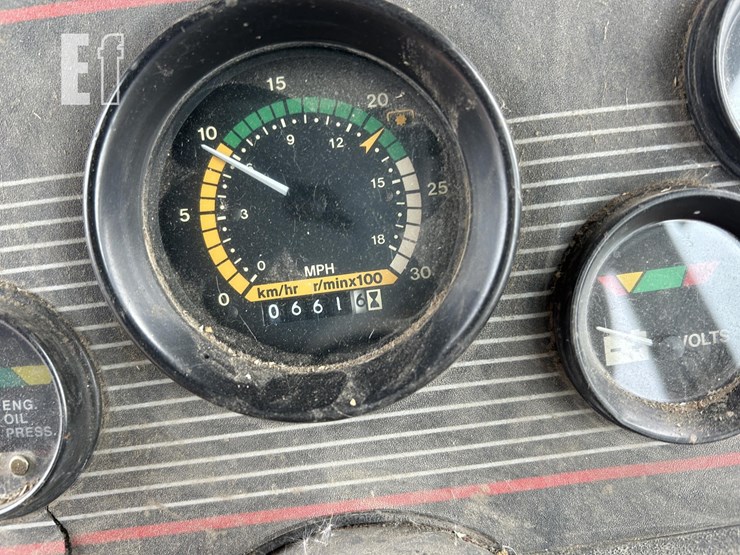 1985-versatile-856-image-49