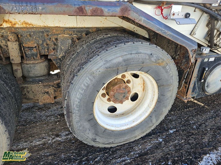 2009-international-workstar-7400-image-13