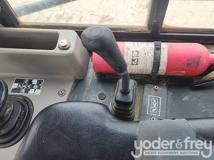 2017-komatsu-d61pxi-24-image-27