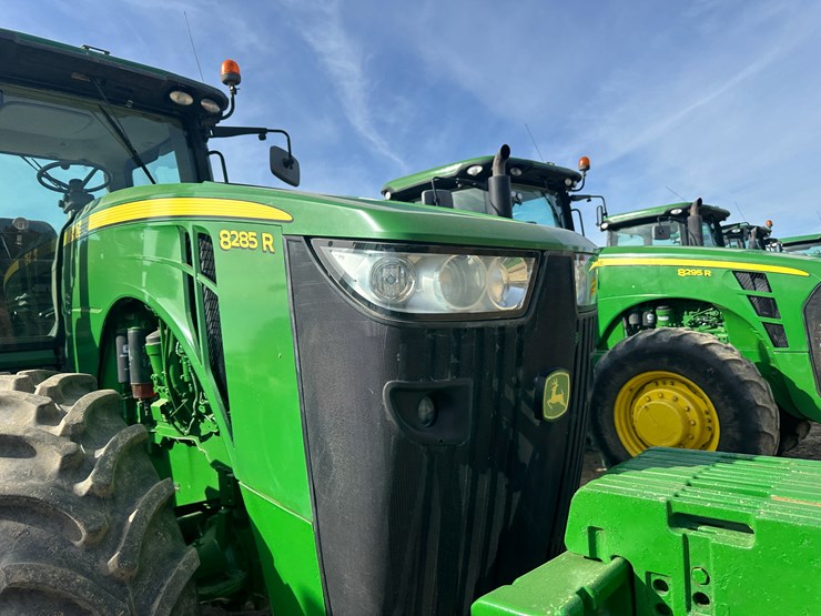 2013-john-deere-8285r-image-25