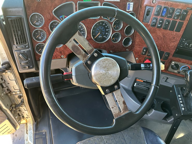 #33712-•-2011-mack-cxu-t/a-sleeper-truck-tractor-1m1aw09y5bm013138-image-69