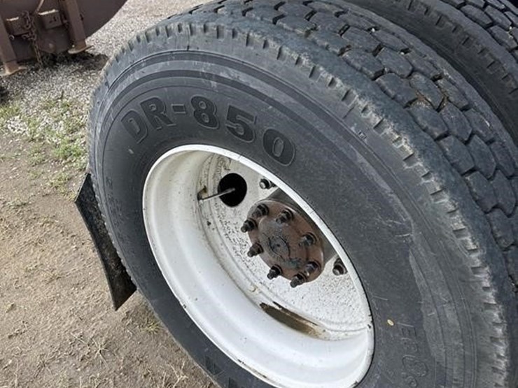 volvo-vnl42t670-image-49