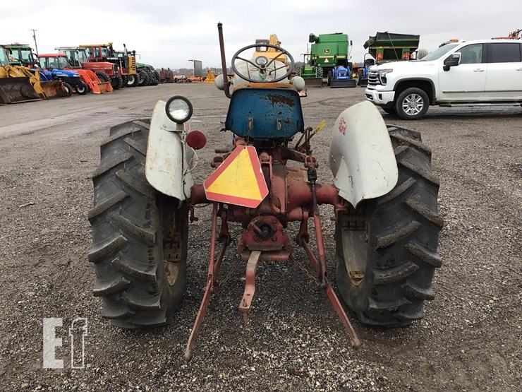 1956-ford-960-image-7