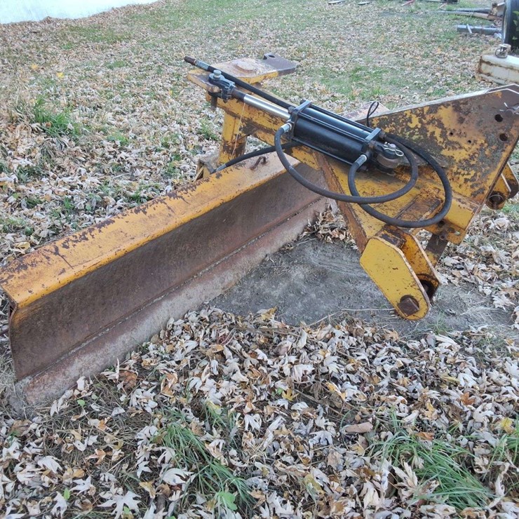 3pt 9ft Heavy Duty Blade, hyd. angle