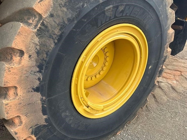 2020-caterpillar-962m-image-15