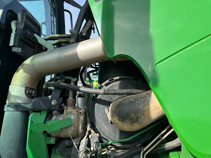 2010-john-deere-8295r-image-54