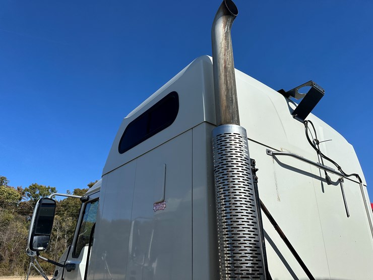 #33710-•-2011-mack-cxu-t/a-sleeper-truck-tractor-1m1aw09y3bm013638-image-29