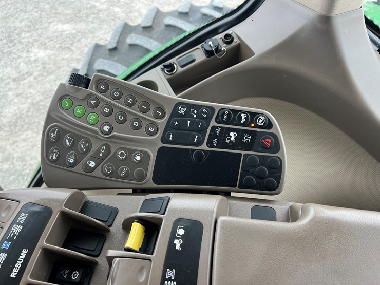 john-deere-8285r-image-14