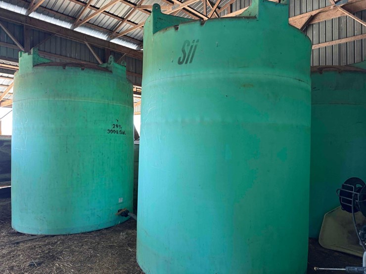 sii-3,000-gallon-poly-tank-image-1