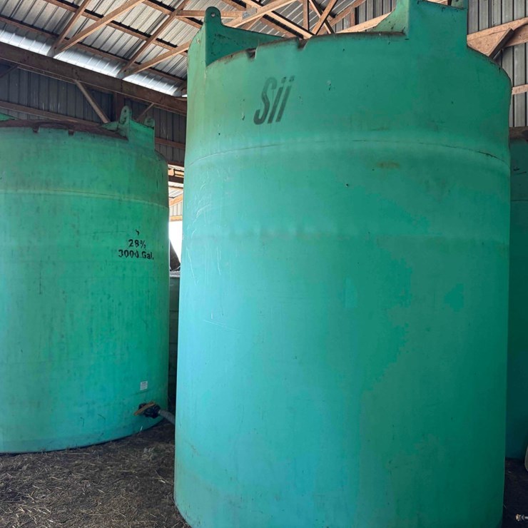 SII 3,000 Gallon Poly Tank