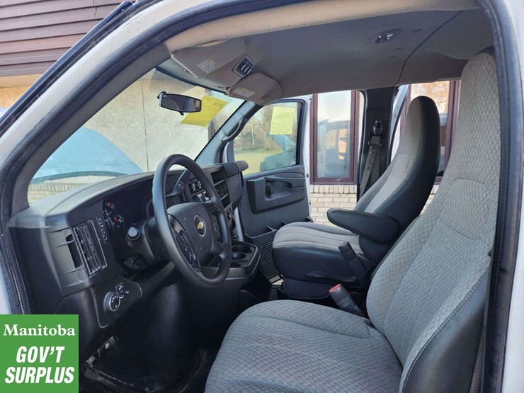 2012-chevrolet-express-2500-image-22