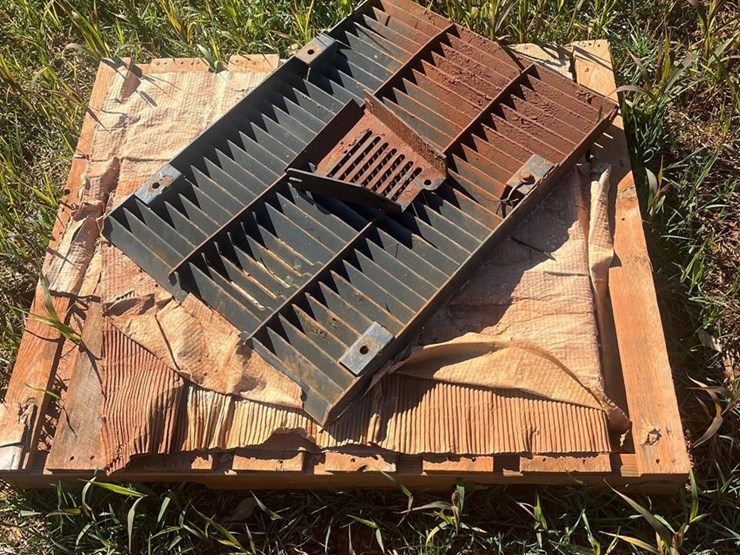 2010-deere-450j-lgp-image-24