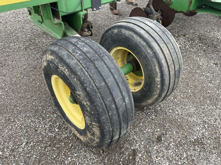 john-deere-2100-image-8