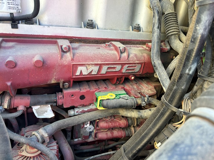 #33704-•-2011-mack-cxu-t/a-sleeper-truck-tractor-1m1aw09y8bm013165-image-50