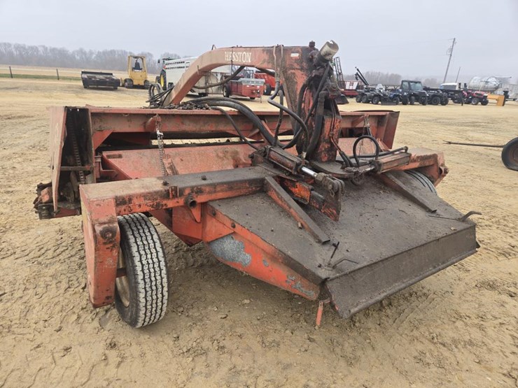 hesston-1010-image-6