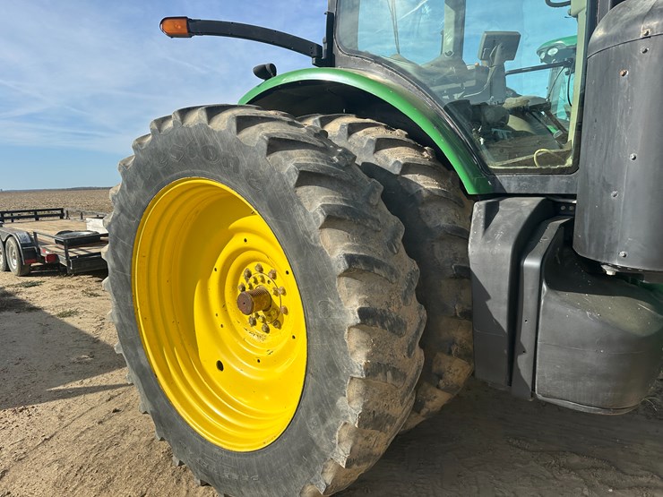 2013-john-deere-8285r-image-10