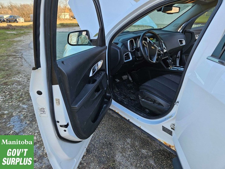 2016-chevrolet-equinox-lt-image-29