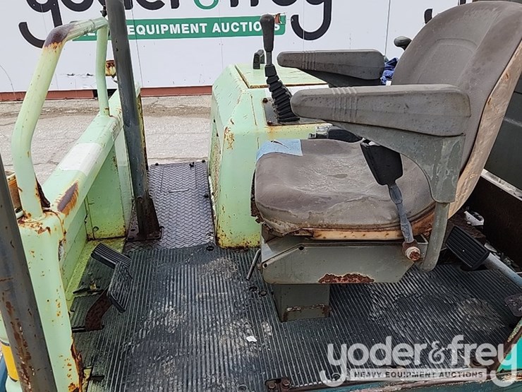 2005-yanmar-c30r-2-image-31