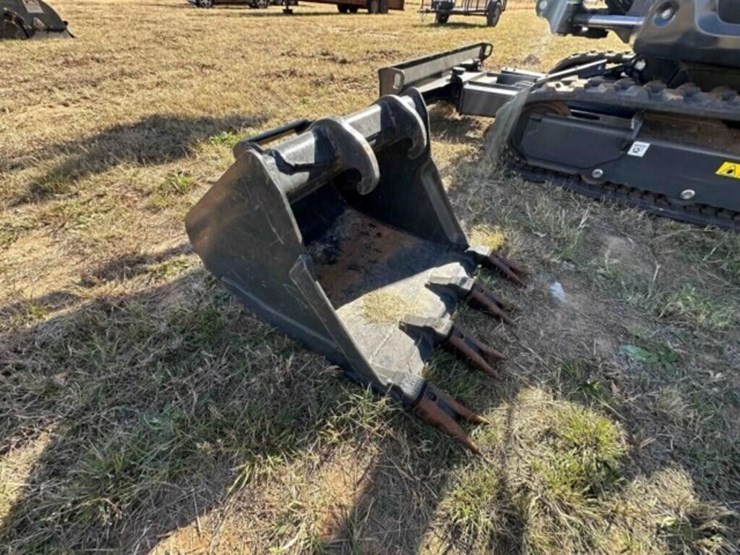 5802024-bobcat-e38-mini-excavator-image-31