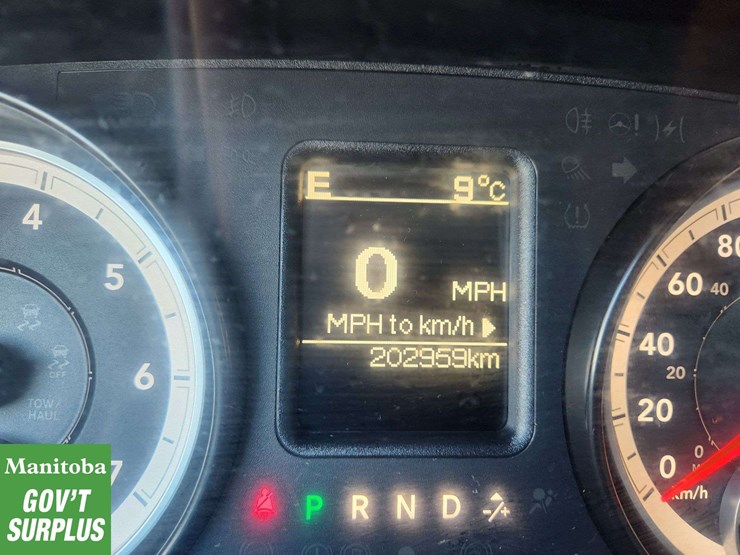 2015-dodge-1500-image-23