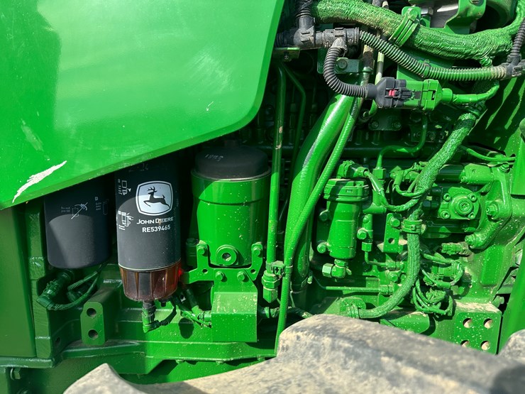 2013-john-deere-8285r-image-49
