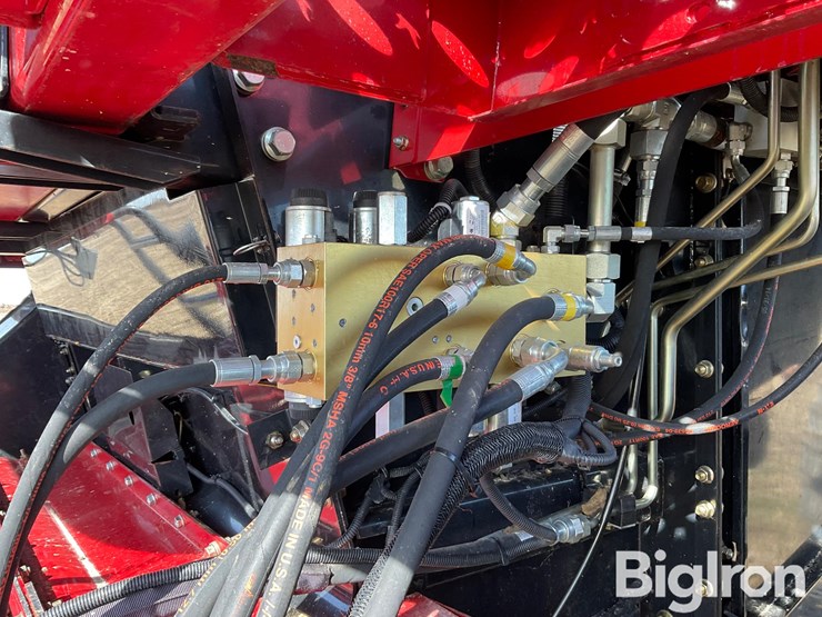 2014-case-ih-6140-image-12
