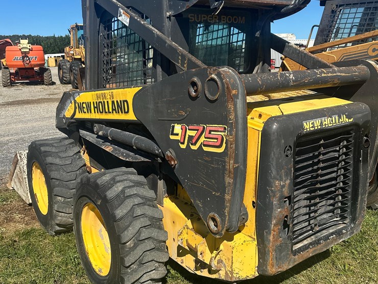 new-holland-l175-image-6