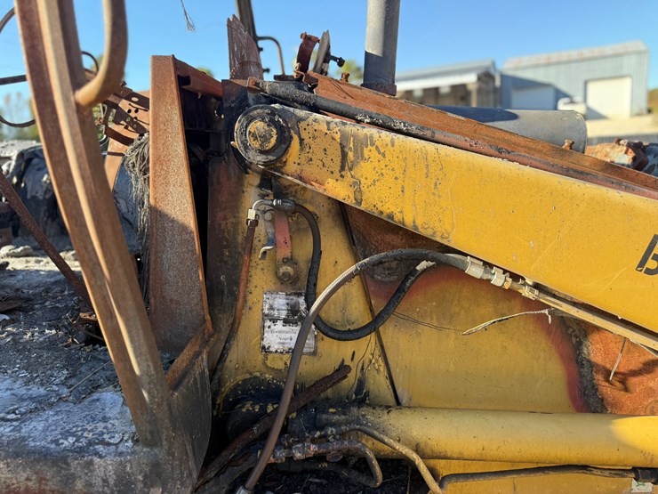 caterpillar-420d-image-70