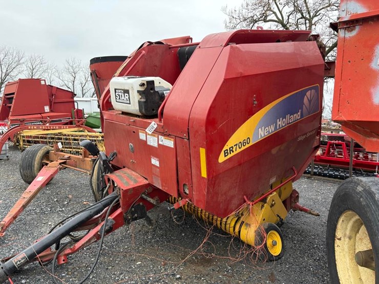 new-holland-br7060-image-2