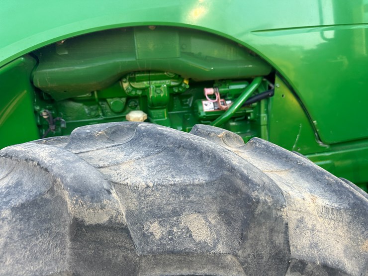 2013-john-deere-8285r-image-8