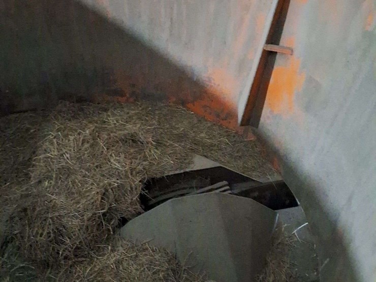 roto-grind-tub/bale-grinder,-with-spout,-small-1000pto,-image-5