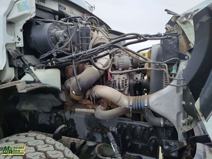 2005-sterling-lt9500-image-14