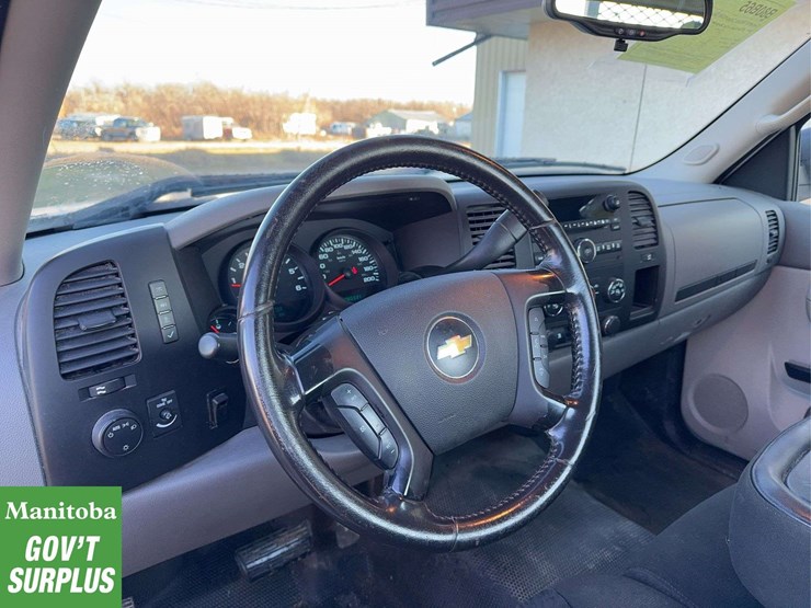 2011-chevrolet-silverado-1500-image-17