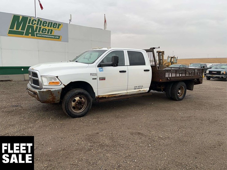 2011-dodge-3500-image-1